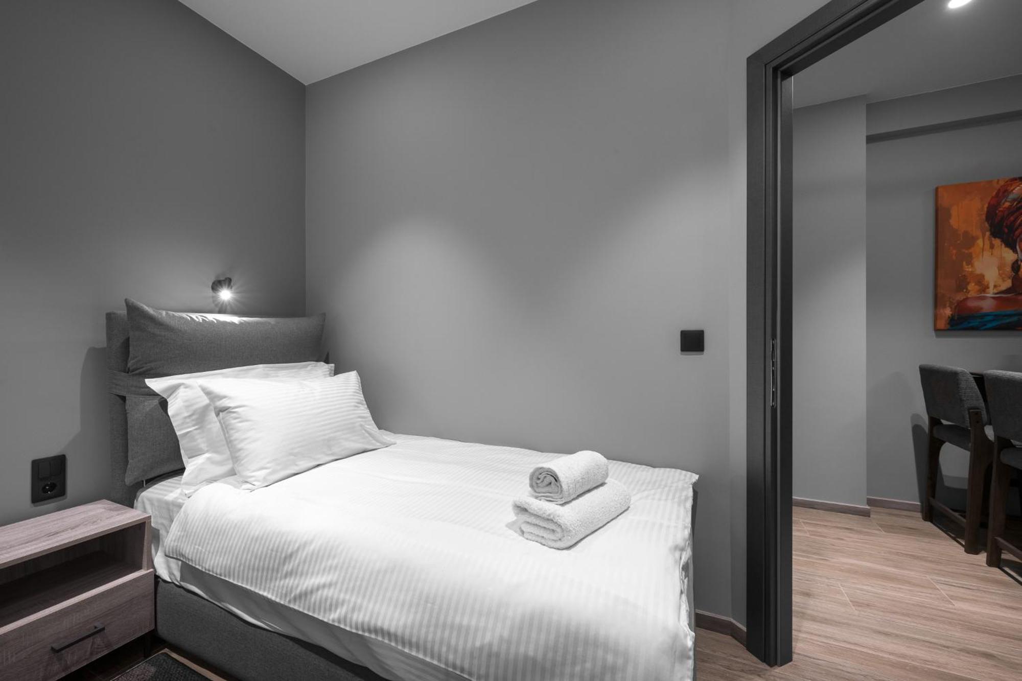 No9, Chic & Modern 2Bdr Apartment In The Centre Of テッサロニキ エクステリア 写真
