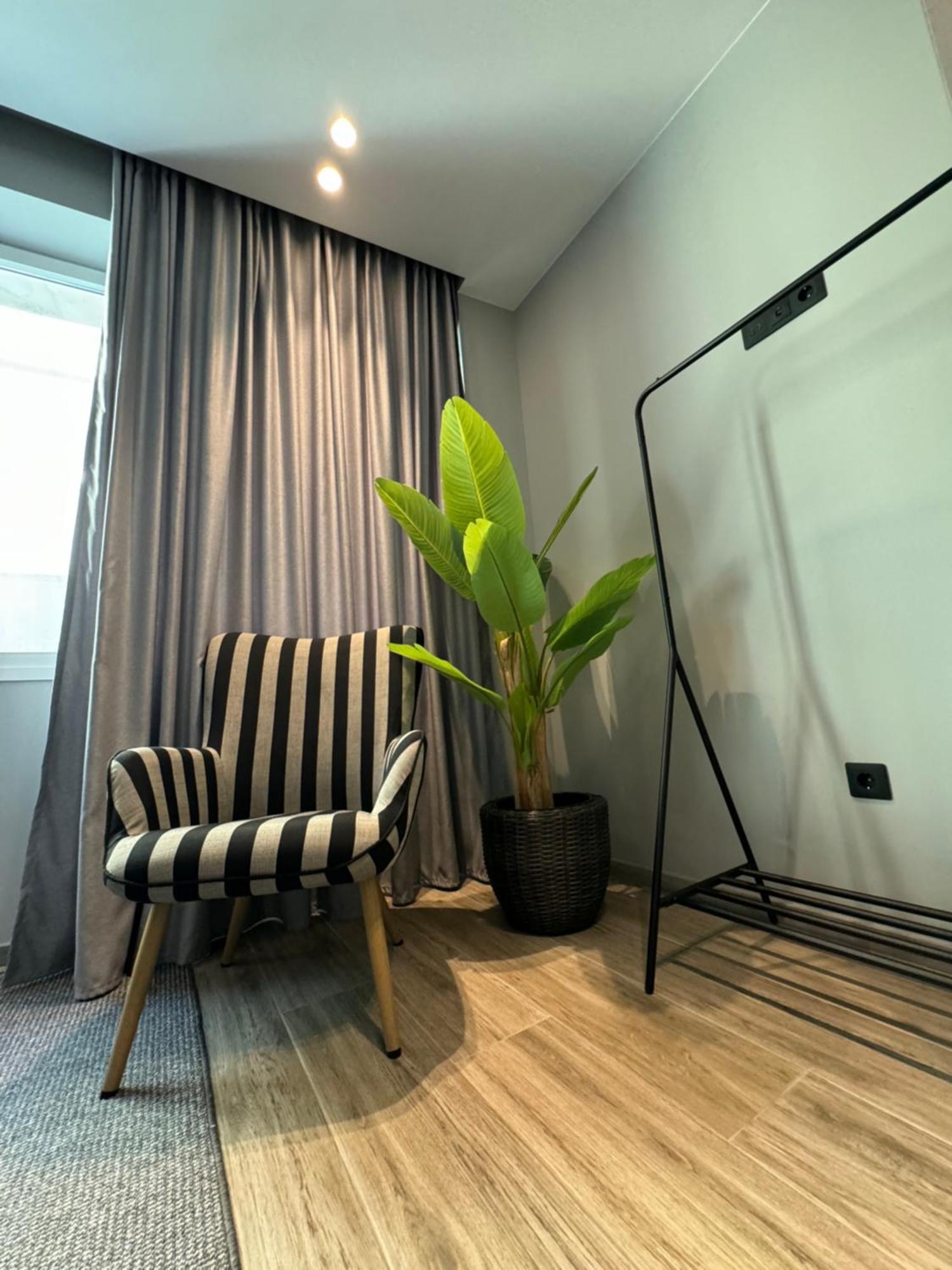 No9, Chic & Modern 2Bdr Apartment In The Centre Of テッサロニキ エクステリア 写真